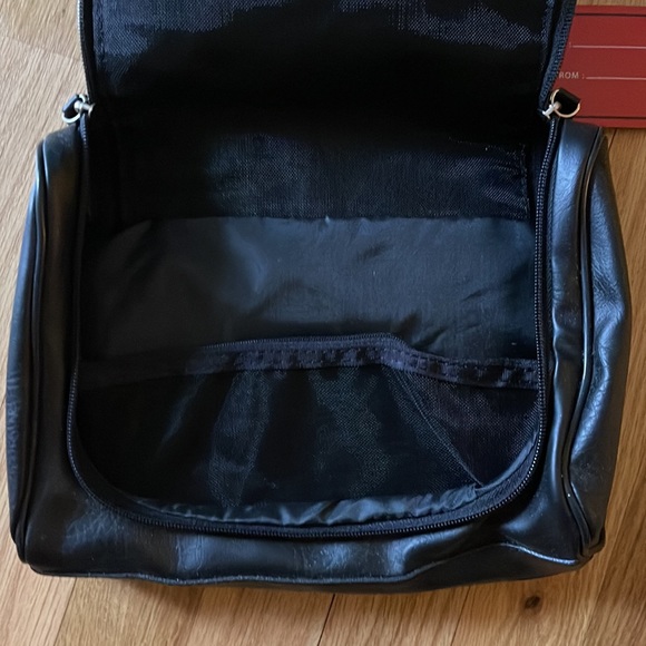 Perry Ellis Portfolio Men’s Travel Bag NEW - Make an Offer! - Picture 3 of 7